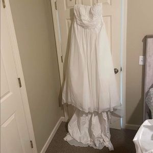 Wedding dress size 22 worn only 1 hour